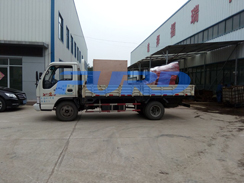 福瑞得機(jī)械瀝青灌縫機(jī)，手扶雙輪壓路機(jī)裝車成功及時發(fā)貨