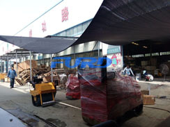 福瑞得機械微動態(tài)--座駕壓路機、手扶壓路機、灌縫機包裝發(fā)貨